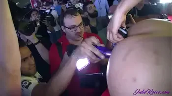 Trío de Kesha y Sheila Ortega en público en Madrid