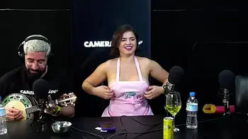 White fairy voltou no podcast e ficou peladinha