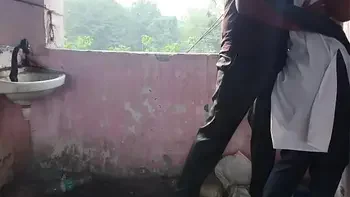 देसी कॉलेज गर्ल ट्यूशन से निकल के अपने टीचर के साथ किया गंदा काम