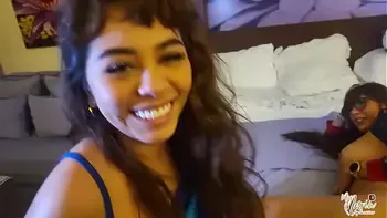 Hace tanto frio que no me quito la pijama para que me coja