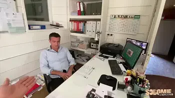 Valentina, belle italienne, montre son talent pour l'anal