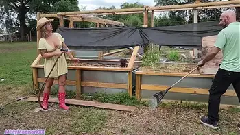 Slutty Garden MILF fucks the Landscaper and SQUIRTS everywhere