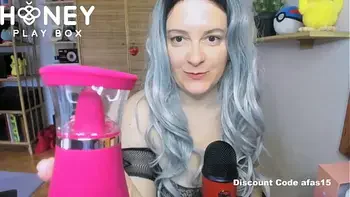 HoneyPlayBox Scioness-Sucking and Licking Clitoral Stimulation vacuuming orgasm