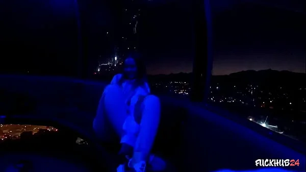 - I want to suck you right here! - Alexa gets horny on the ferris wheel