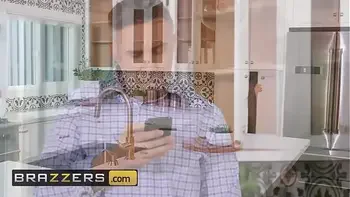 (Vanna Bardot) gets her pussy and ass pounded - Brazzers