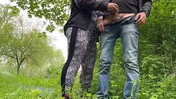 Couldn't resist and started jerking off at the sight of sexy hot MILF's gorgeous ass