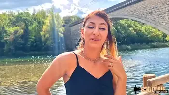 Stella est une grande amatrice de baise anale