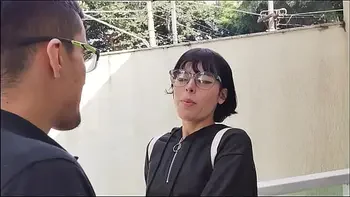 Kimiko went to visit a new room for rent and was not forgiven