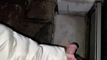 Public oral sex on the streets of Venice. Quick blowjob on the first date