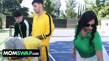 Tennis Game With Slut Stepmoms Leads To Foursome Fuckfest Orgy - Kenzie Taylor & Mona Azar - MomSwap