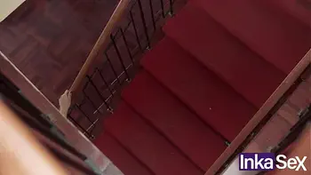 El recuerdo obsesivo de Milf hace que folle con joven de verga grande junto a su esposo - La Casa del Pecado Cap1