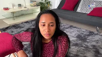 Stepsister is horny and receives a huge load in her pussy