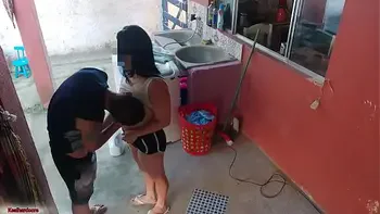 A patroa saiu e a empregada não resistiu meu pau ereto