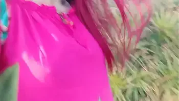 Nas dunas caçando boys de  vestidinho e sem calcinha