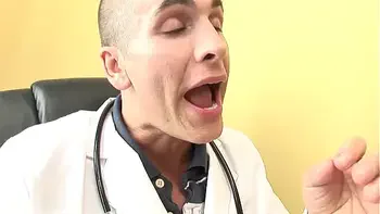 Brunette milf mom fuck by doctor