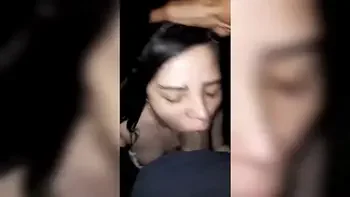 Mis amigos y yo fuimos a pasear y les dije quien quiere una mamada y se los mamé bien mamado full lechita