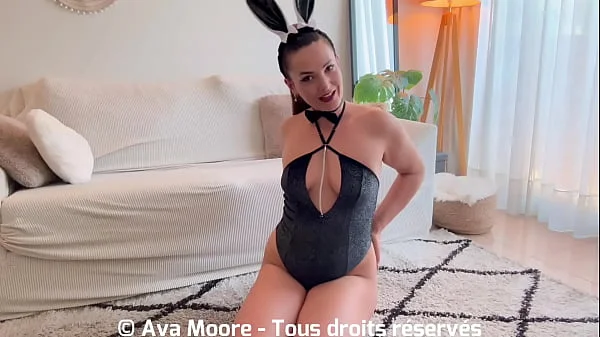 ANAL & CREAMPIE! Une Brune Chaude Habillée En Lapine Se Fait Détruire Le Cul Et Gicler Dedans