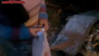 transando com uma gostosa de uma comunidade sem camisinha, por algumas notas, safado goza até no cuzinho dela!