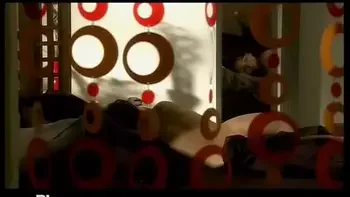 Nomi et Jessica Fiorentino - Plume Perverse (2005)