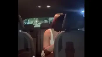 Japonesa Casada Sendo Arrombada por Negão dotado no carro enquanto o noivo Corninho dirige e assiste tudo - Lina Nakamura - COMPLETO -  John Coffee - Asiática Safada