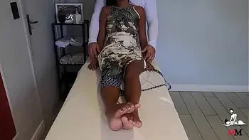 Camera escondida filma esposa gostosa sendo tocada pelo terapeuta - VIDEO REAL