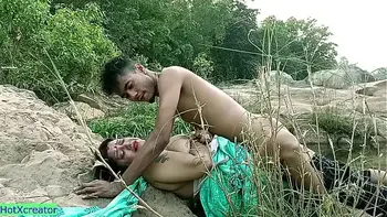 Indian Hot Aunty Hardcore sex at Open Place with Young Boy!! Best Indian Sex