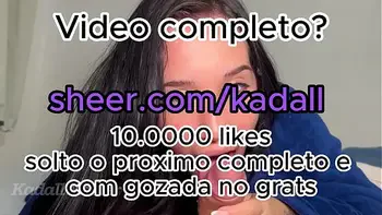 Estava muito frio e ela não quis foder, mas me satisfez em uma mamada ate tomar todo leitinho