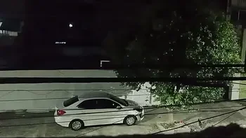 fode com amante no carro na frente de casa e volta cheia de porra sorridente