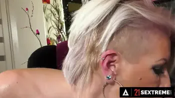 21 SEXTREME - Hot Cougar Uses Kinky Pleasures To Satisfy Her Lover