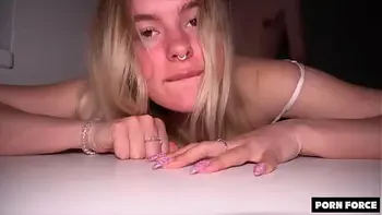 SUBMISSIVE TEEN AND FUCKED - She Likes It Kinky