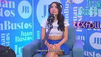 Little kinky Colombian Mayraoficial cums on the Sybian machine - Juan Bustos Podcast