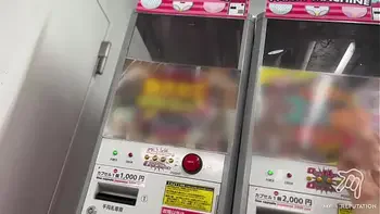 Exploring Tokyo's Crazy Sex Shops!   Toy tryout!!