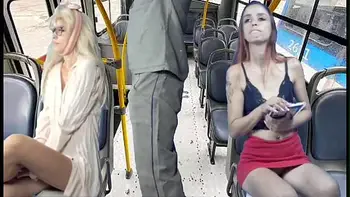 Encoxada no ônibus trabalhador tirou pau pra fora em público!