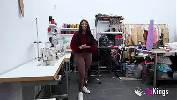 Lara, student :))) I pay the lessons doing what I like... Fuck well rich!