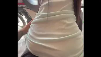 Sexo en publico, montando polla con los vecinos afuera de la casa exhibicionismo en publico creampie en colombiana