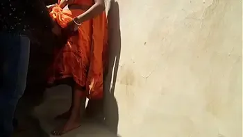 18 sal ki Badi Gand Wali sauteli bahan ki chudai