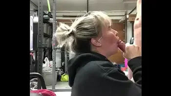 Fucking my thick hairdresser, mase619 gives a tip!