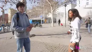 Zoe Bombon goes to Madrid in search of a stud. That’s how we met Lalo!