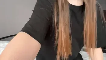 Homemade video with fingering pussy masturbation