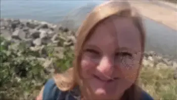 Deutsches Mädchen mit Big-Ass hat OUTDOOR-SEX