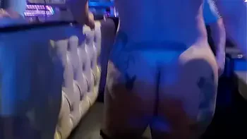 sexo no meio da boate