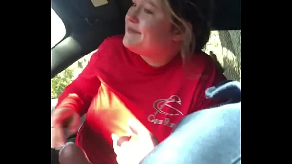 Dirty hooker sucks cock in car BJ