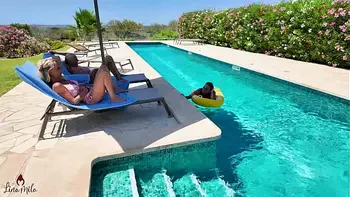 DIRTY TINA WELTPREMIERE?! FFF LESBO TRIBBING FACESITTING OUTDOOR 3ER!!!