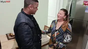 Ela pediu um motoboy com segundas intenções é acabou fazendo sexo com o motoboy