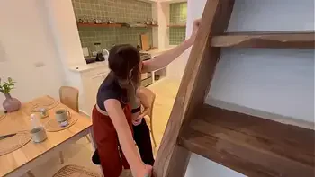 Cámara graba a mi esposa siendomé infiel con la perra de su mejor amiga!!