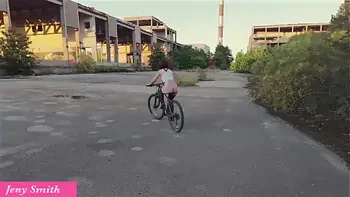 Jeny Smith caught in public place naked and locked