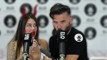 Sara Blonde in the spicy room of the Argentine ELO PODCAST - FULL INTERVIEW