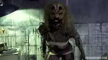 HORRORPORN - Female spider