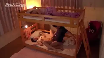 二段ベッドで姉妹丼 2