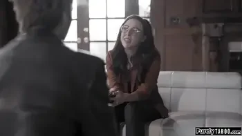 Reporter gets a bit too close to psycho